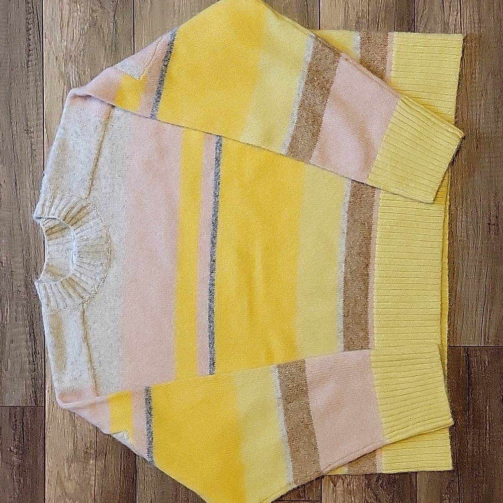 NWT Yellow and Pink Striped Sweater (Looks Great Oversized)